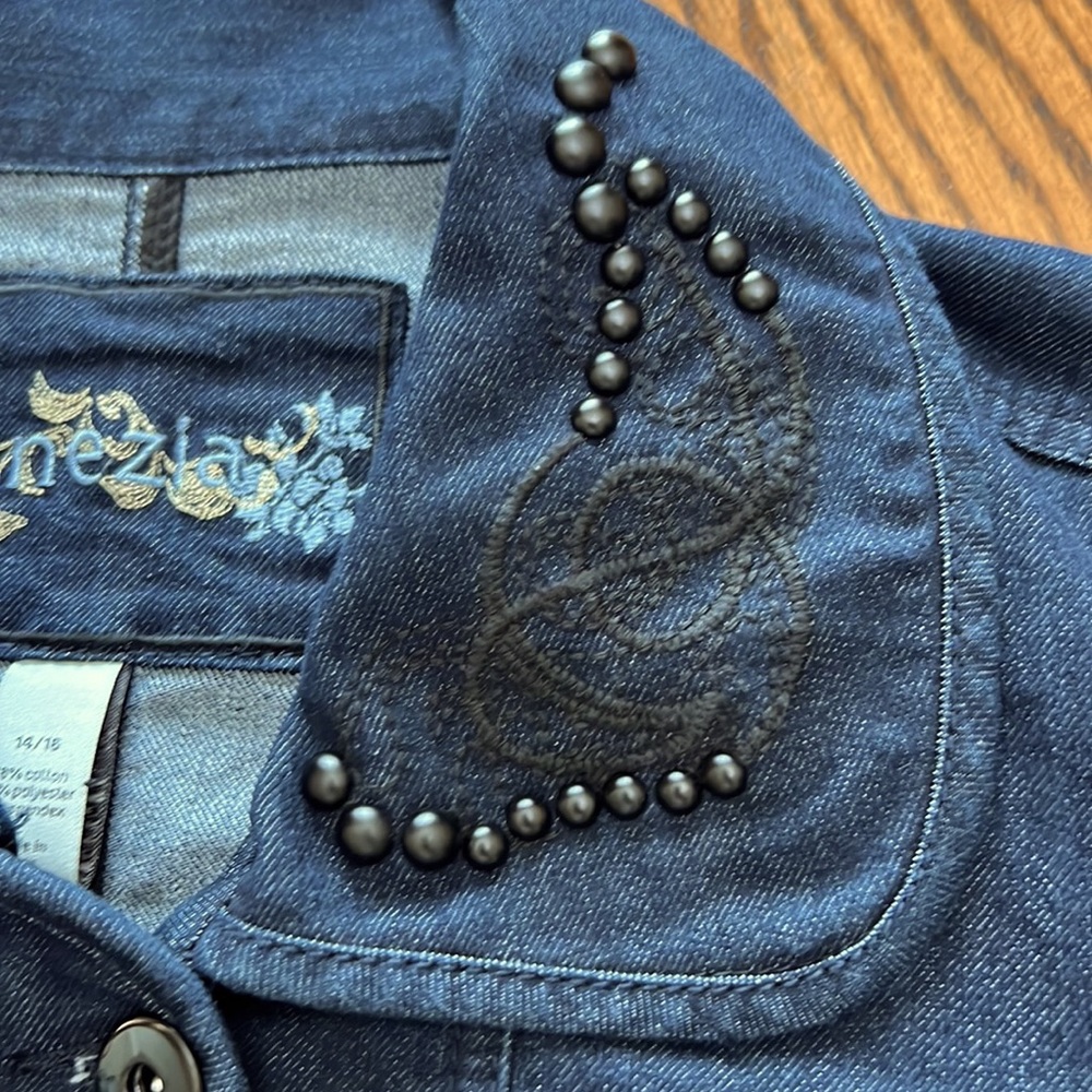 Lane Bryant Dark Wash Blue Stretch Jean Jacket with Embroidery Size 14/16 - Picture 6 of 13